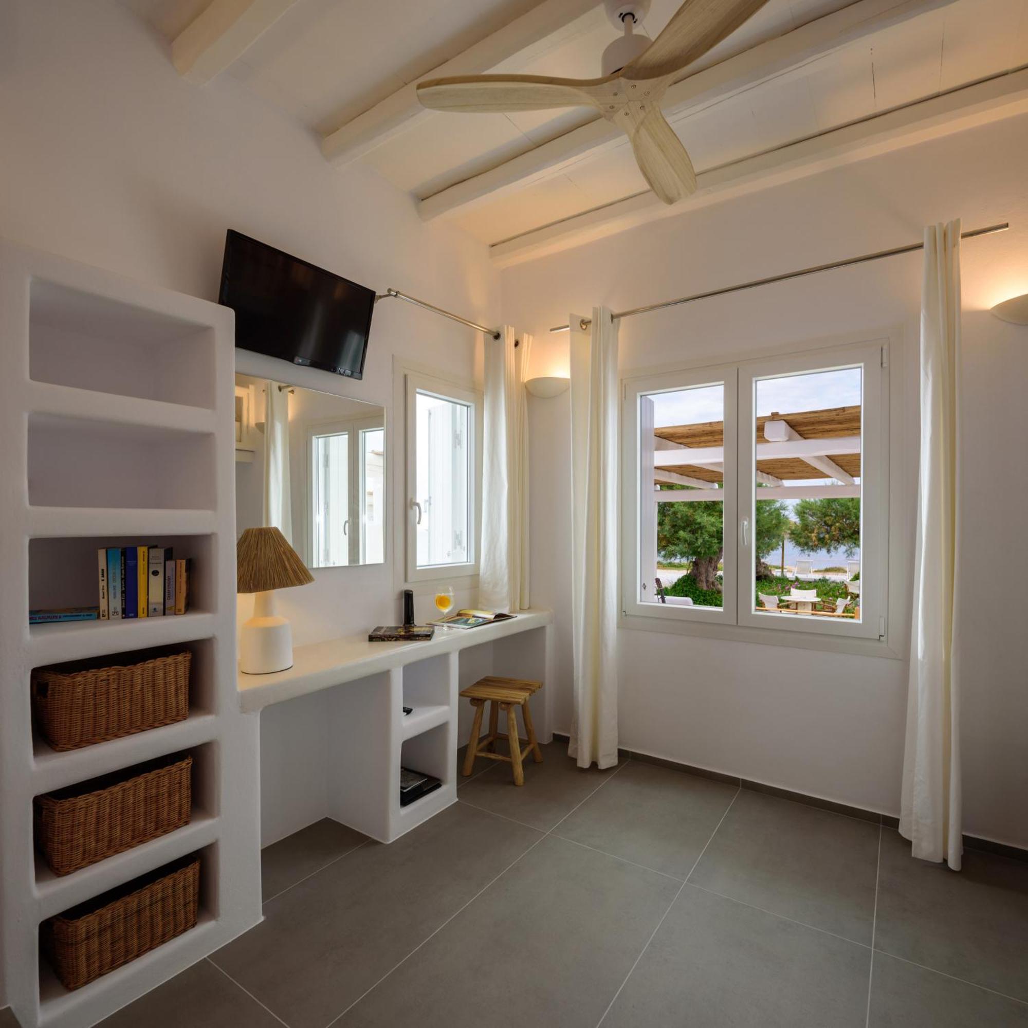 Nefeli Sunset Studios Pollonia Room photo