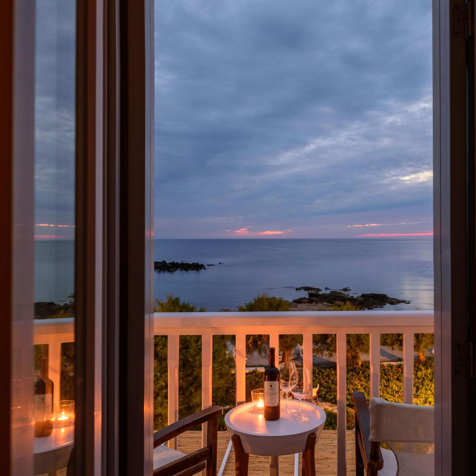Nefeli Sunset Studios Pollonia Room photo