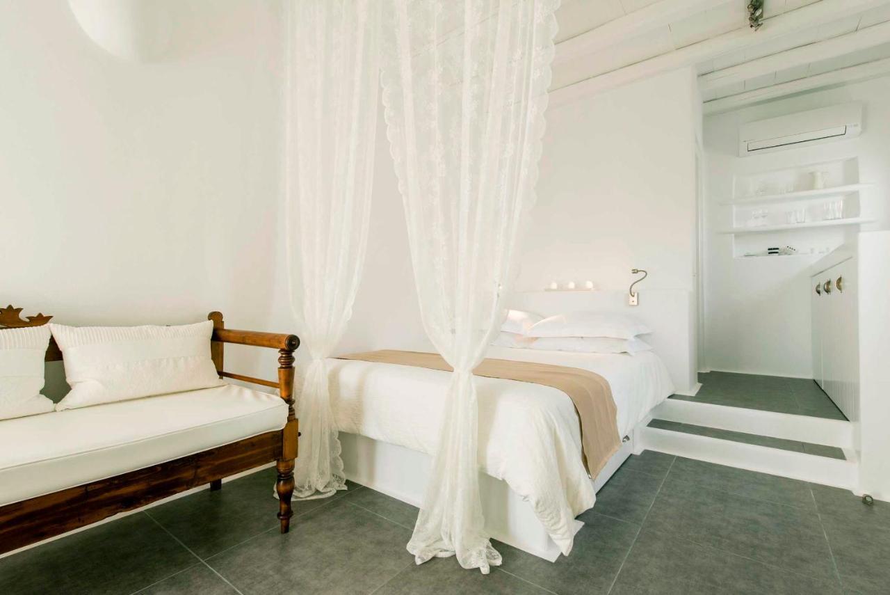 Nefeli Sunset Studios Pollonia Room photo